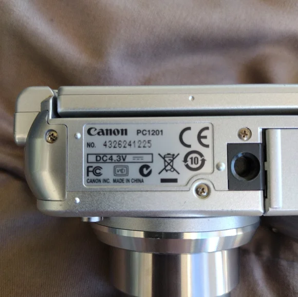 Canon PowerShot A630 Camera - Picture 7 of 16